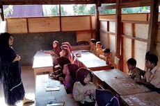 Sekolah Rusak, Murid SDN 74 Bolang, Enrekang, Belajar di Kolong Rumah