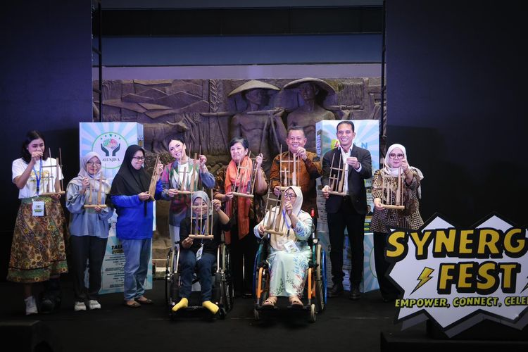 Synergy Fest menghadirkan karya disabilitas dari 20 pengusaha UMKM, dengan rangkaian acara talkshow inspiratif hingga workshop inklusif.