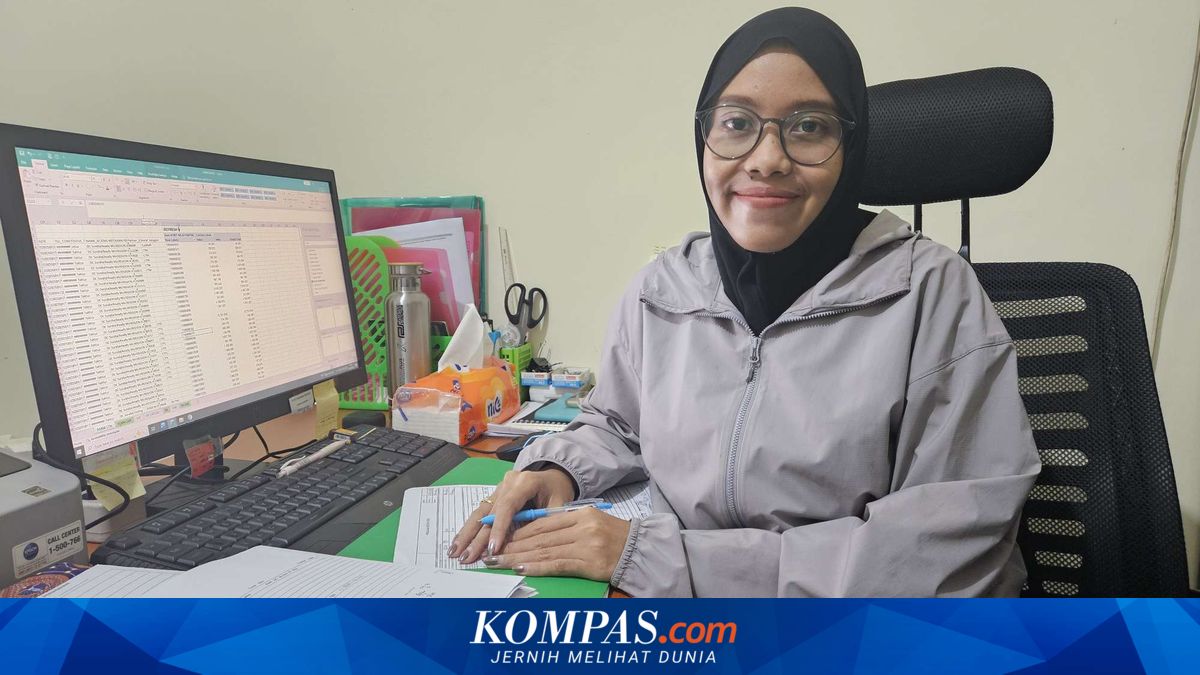 Lulus Sarjana Pendidikan Bahasa Inggris, Farah Pilih Jadi Admin