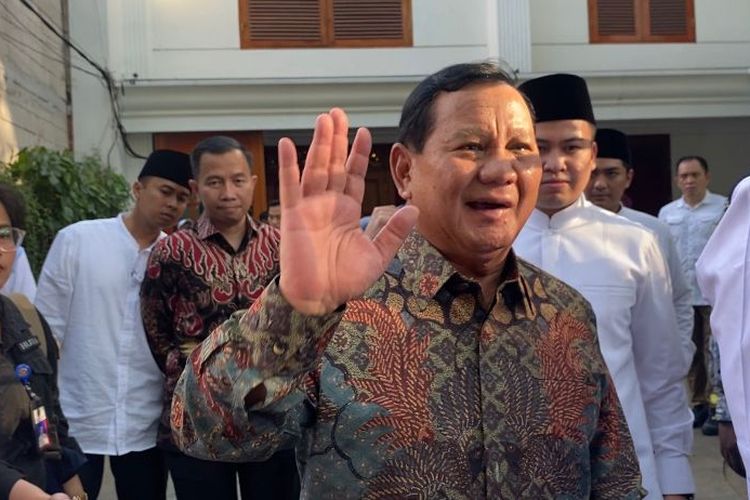 Capres Pemenang Pilpres 2024, Prabowo Subianto di rumahnya yang ada di Kawasan Kertanegara, Kebayoran Baru, Jakarta, Rabu (10/4/2024) sore.