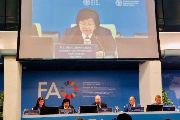 Environment and Forestry Minister Siti Nurbaya Bakar delivers her remarks at the 26th Session of the Food and Agriculture Organization Committee on Forestry in Rome, Italy, on Monday, October 3, 2022. (ANTARA/HO-LHK Ministry/uyu)