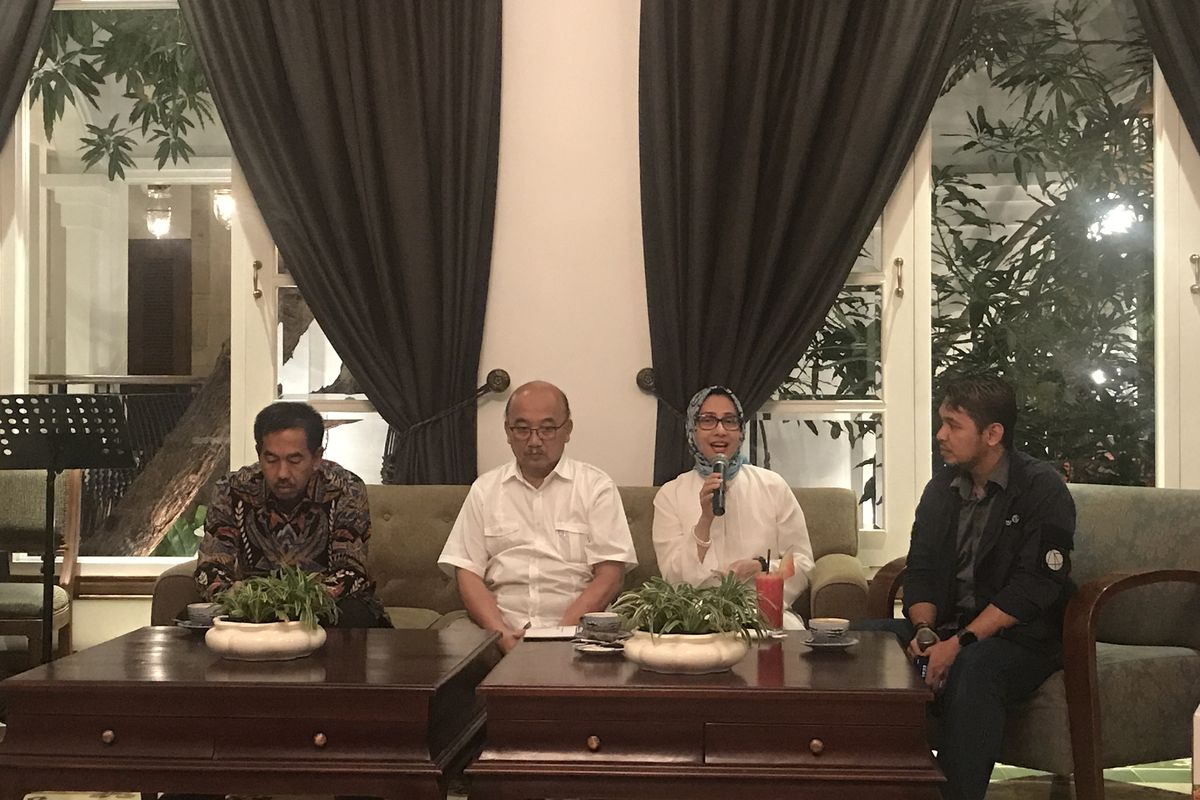 Konferensi pers paparan kesiapan AP II dalam menyediakan angkutan Lebaran 2019 bersama dengan Direktur Utama Angkas Pura II Muhammad Awaluddin, Director of Airport Services & Facility PT Angkasa Pura II (Persero) Ituk Herarindri, Direktur Operasi Angkasa Pura II Djoko Murjatmodjo, dan VP of Corporate Communication Yado Yarismano, Kamis (17/5/2019).