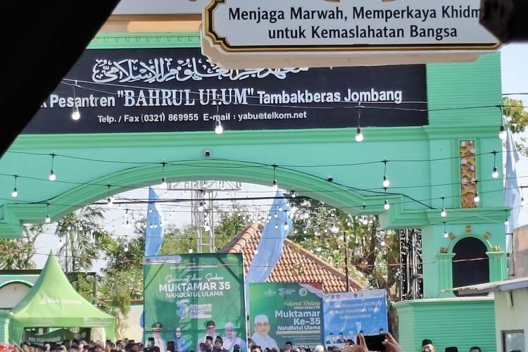 Massa Kepung Ruang Sidang Pleno Muktamar Ke-35 NU, Peserta Tak Bisa Keluar