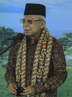 Wakil Presiden Ma'ruf Amin saat memberikan keterangan pers usai melakukan kunjungan kerja di Palembang, Sumatera Selatan, Rabu (7/9/2022).