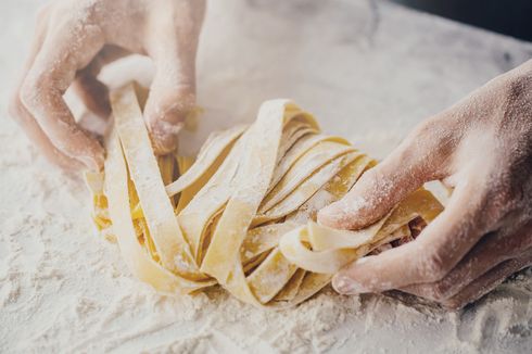 Menyimak Pembuatan Pasta Italia Tanpa Mesin, Hanya Butuh 2 Bahan