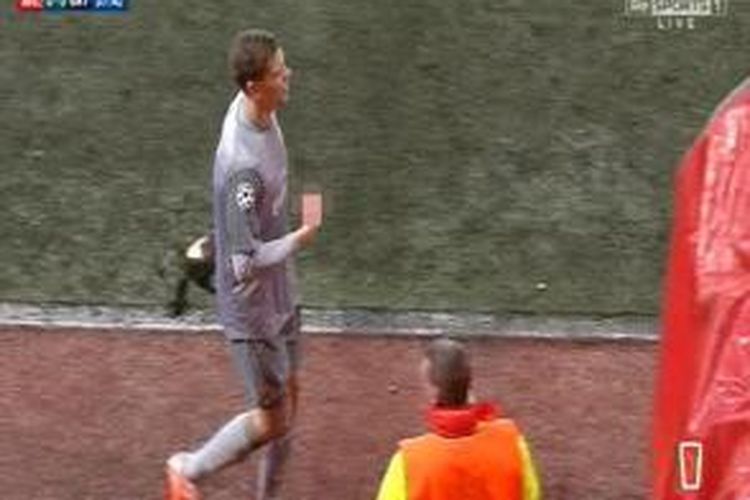 Kiper Arsenal, Wojciech Szczesny, diduga melakukan gerakan cabul usai menerima kartu merah pada pertandingan leg pertama babak 16 besar Liga Champions melawan Bayern Muenchen, Rabu (19/2/2014).  