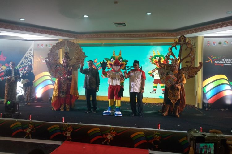 Peluncuran merek dan maskot ASEAN School Games 2019 yang dihadiri Menteri Pemuda dan Olahraga Imam Nahrawi dan Wakil Gubernur Jawa Tengah Taj Yasin Maimoen di Jakarta, Selasa (25/6/2019). ASEAN School Games 2019 akan berlangsung di Semarang dari 17-25 Juli.