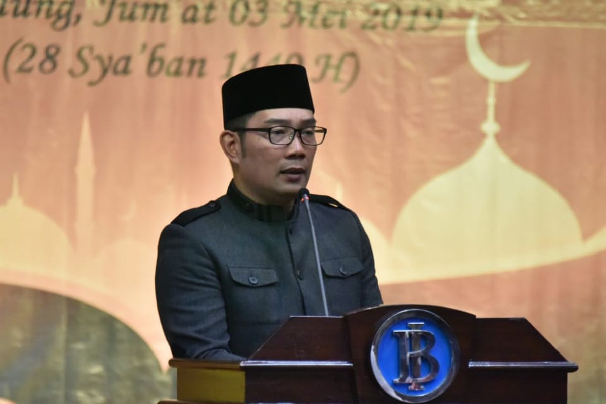 Gubernur Jawa Barat Ridwan Kamil saat bertemu dengan para ulama 27 kabupaten/kota di kantor Bank Indonesia Perwakilan Jabar, Jalan Braga, Kota Bandung, Jumat (3/5/2019).