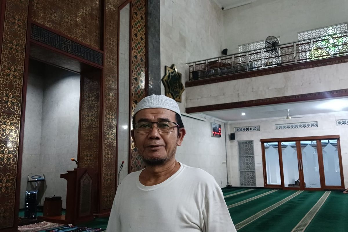 Wasrif Saleh (63) jadi Marbot Masjid Al Fauz, Kantor Wali Kota Jakarta Pusat sejak tahun 2011