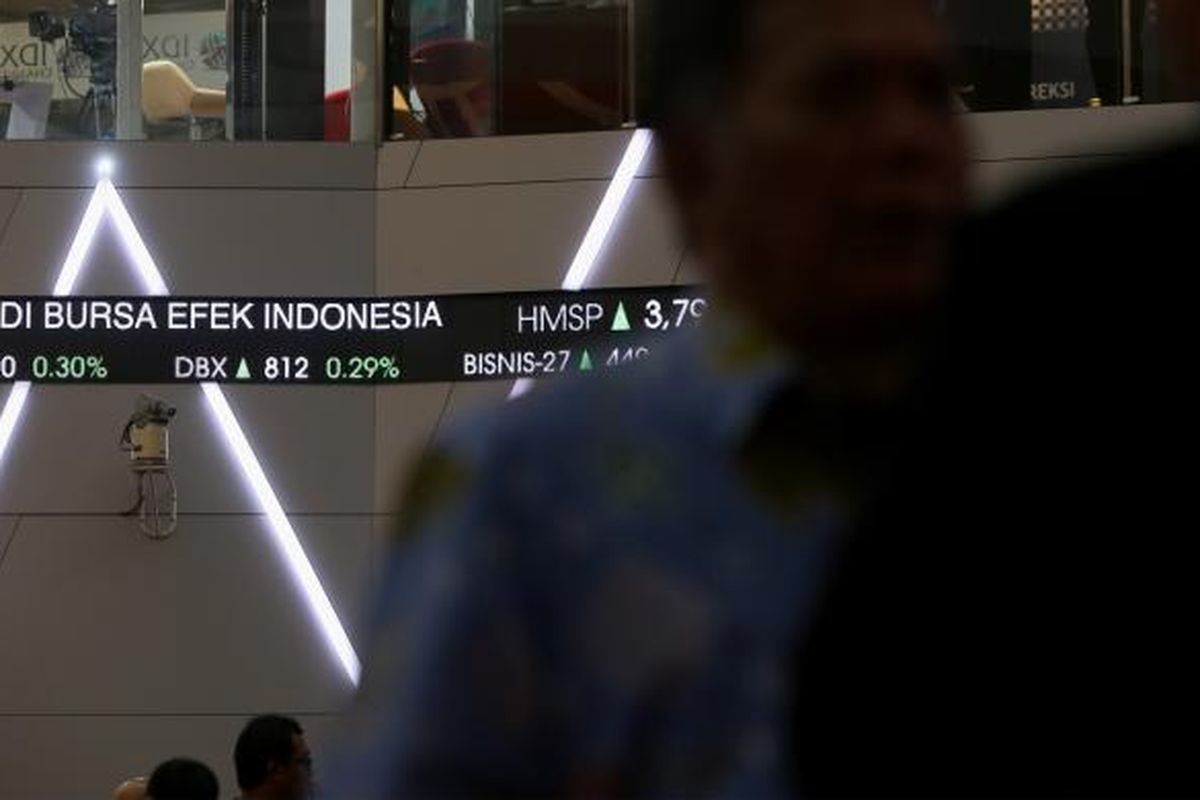 Suasana pergerakan Indeks Harga Saham Gabungan (IHSG) di Bursa Efek Indonesia, Jakarta, Selasa (22/11/2016).