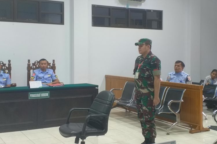 Anggota Kopasgat TNI AU Pratu Richal menjalani sidang putusan di Pengadilan Militer 1-02 Medan, Selasa (23/1/2024). Dia divonis 1,5 tahun karena kasus penganiayaan yang menewaskan pemilik warkop bernama Yoshua 