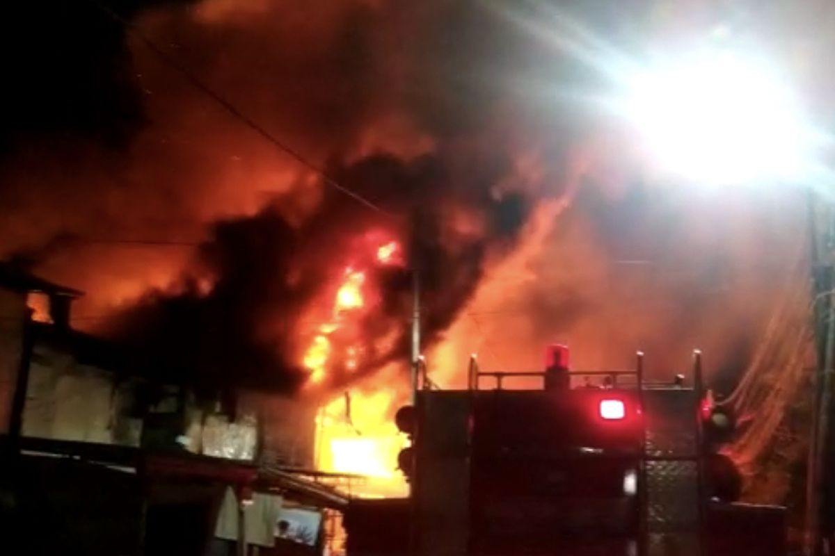 Kebakaran di Jalan Citarum Atas RT 018 RW 01, Cideng, Gambir Jakarta Pusat pada Minggu (14/3/2021) dini hari.