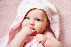 Mengenal Jenis dan Penyebab Ruam pada Kulit Bayi
