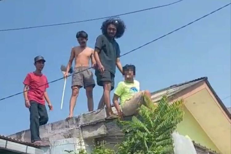 4 Ibu-ibu Gerebek Pelaku Pencabulan Anak di Jaktim, Pelaku Kabur ke Atap Rumah