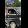 Sopir Pikap Ketiduran di Tengah Jalan, Bikin Macet Panjang