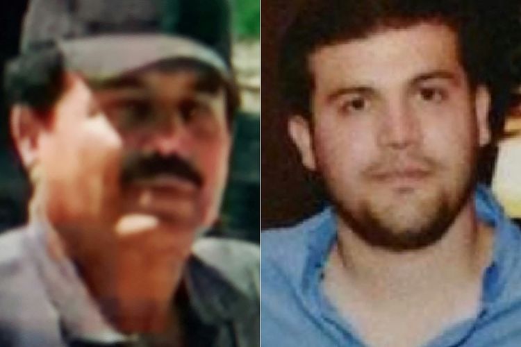 Salah satu pendiri kartel Sinaloa, Ismael Mayo Zambada Garcia (kiri) dan anak El Chapo, Joaquin Guzman Lopez (kanan), dalam foto tak bertanggal yang dirilis Departemen Luar Negeri Amerika Serikat.