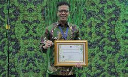 Konsisten Dukung Pembangunan Lingkungan, Kang DS Terima Penghargaan Proklim