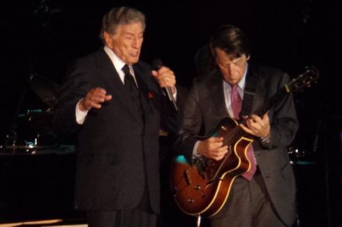 Lirik dan Chord Lagu Rags To Riches - Tony Bennett