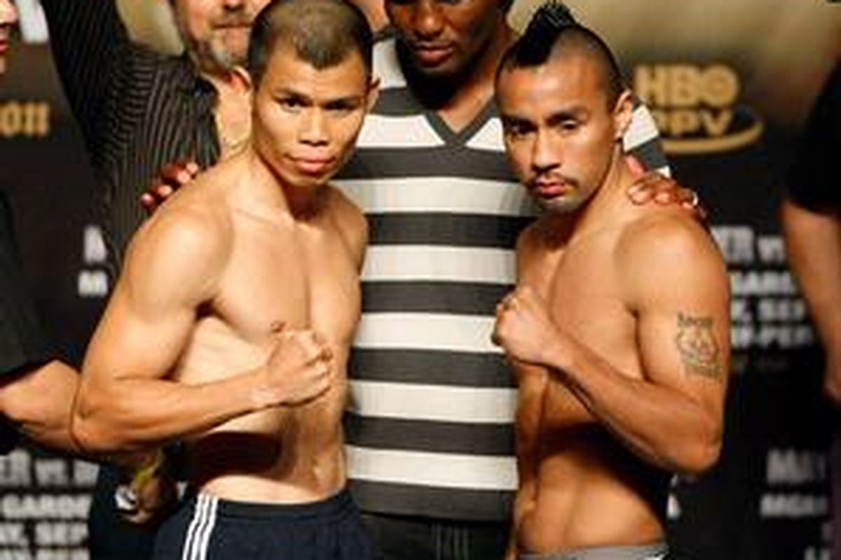 Chris John (kiri) dan Rocky Juarez