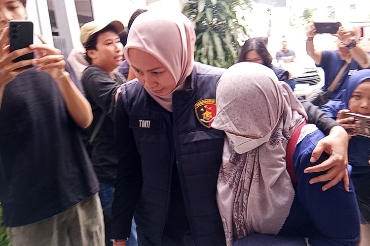 3 Tersangka Pemerasan PPDS Undip Digelandang ke Kejari Semarang, Irit Bicara dan Tertunduk Lesu