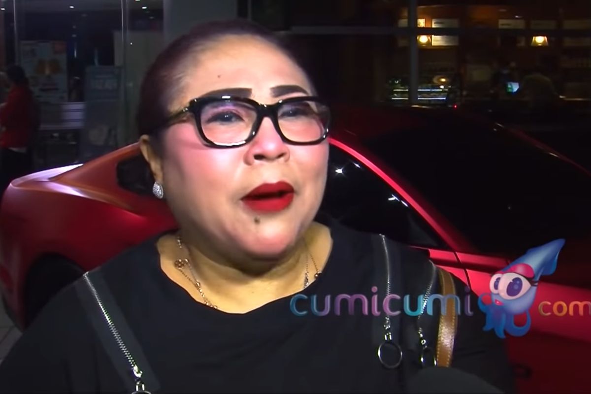 Komedian Nunung