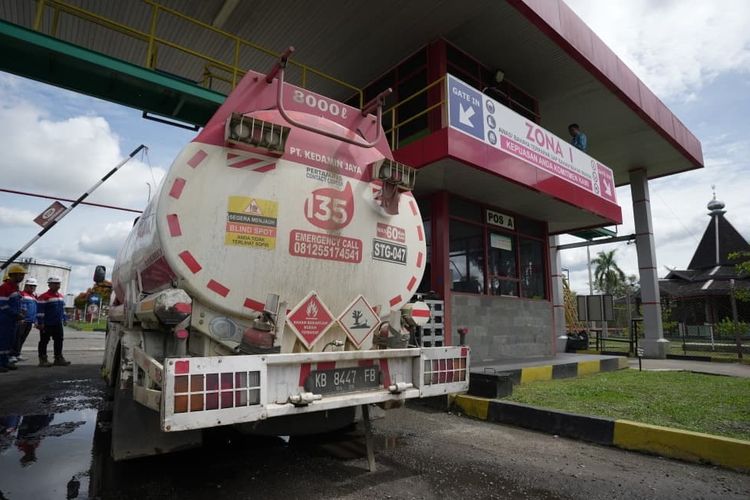 Atasi Antrean BBM di Kalbar, Pertamina Tambah Pasokan dan Batasi Pembelian Pertalite