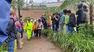 Evakuasi Korban Longsor Cisarua Bandung Barat, Dedi Mulyadi Ungkap Kondisi Jenazah