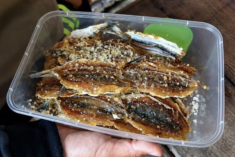 Kisah Darni, Olah Ikan Tembang Jadi Dendeng Manis Khas Indramayu hingga Beromzet Rp 50 Juta