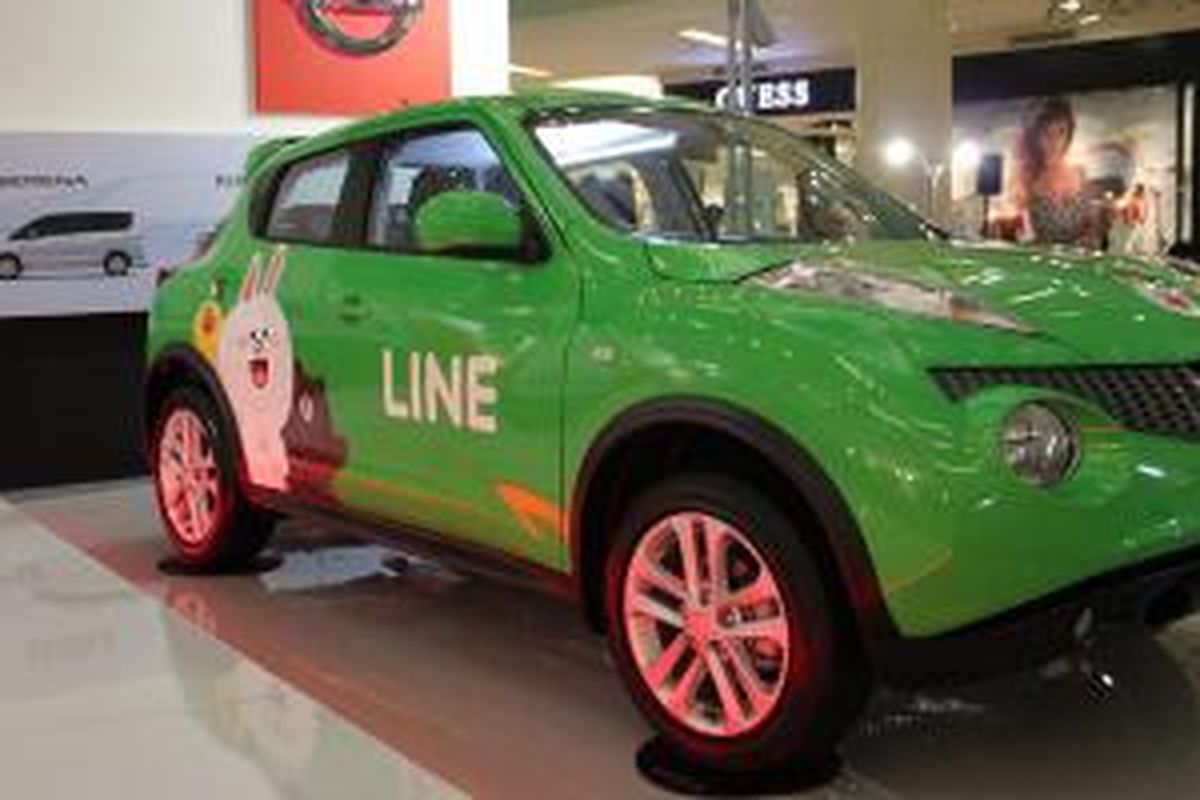 Mobil Nissan Juke yang didesain dengan warna dan gambar khas aplikasi pesan instan Line ini disediakan bagi pengguna Line di Indonesia yang beruntung. 