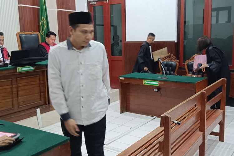 Baru Nikmati Rp5 Juta dari Janji Rp75 Juta, Kurir Ekstasi di Surabaya Diadili