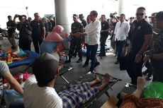 Presiden Jokowi Disambut Isak Tangis Korban Gempa di Bandara Palu