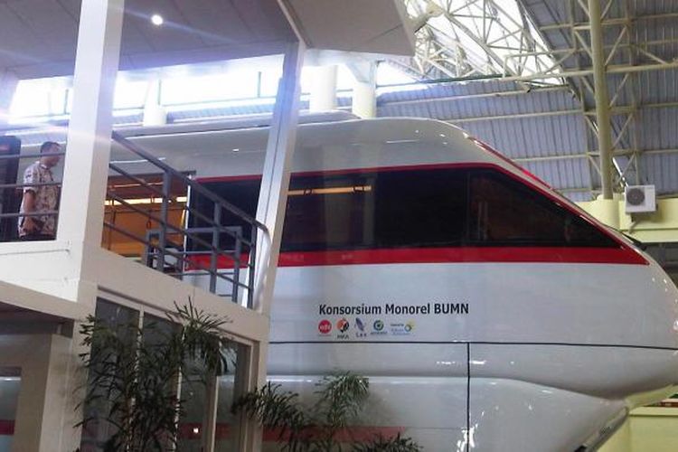 Gerbong monorail buatan PT INKA.