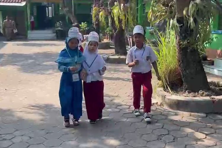 Jadi Satu-satunya Murid Baru SDN 2 Cepokosawit Boyolali, Khanza Tetap Semangat Ikut MPLS