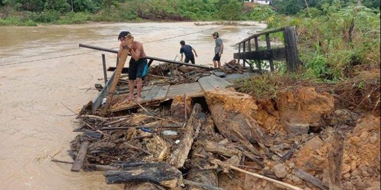 Berita Harian Longsor Dan Banjir Bandang Sintang Terbaru Hari Ini ...