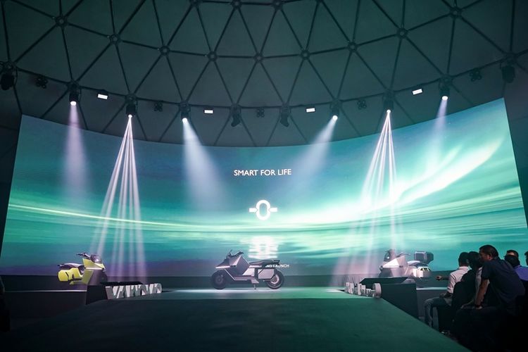 Peluncuran sepeda motor Omoway. 