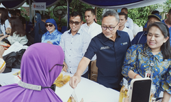 Tinjau Bazar Ramadhan di Palmerah, Mendag Pastikan Harga Bahan Pokok Tetap Stabil 