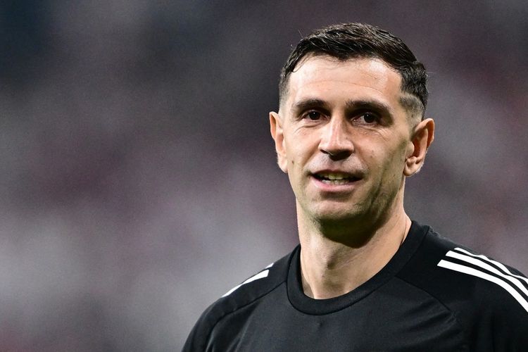 Alasan Kuat Emiliano Martinez Pilih Chelsea: Ingin Dilatih Xabi Alonso dan Raih Gelar