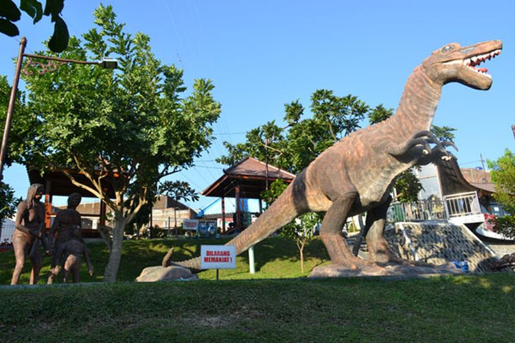 Taman Cerdas Jebres, atau juga dikenal sebagai Taman Cerdas Soekarno-Hatta