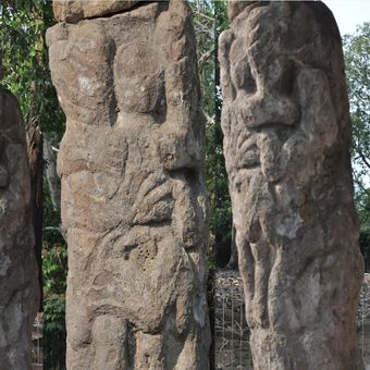 Megalit di Situs Tinggi Hari I 