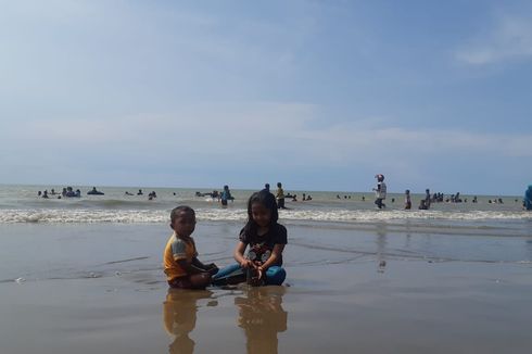 Pantai Batayan Aceh Diserbu Pengunjung Saat Era New Normal