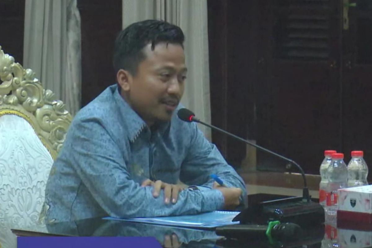 Salah satu peserta seleksi Kepala Dinas Pemkot Surabaya, Adi Gunita, Selasa (2/12/2025).