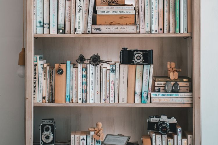 Background Zoom Rak Buku - IMAGESEE