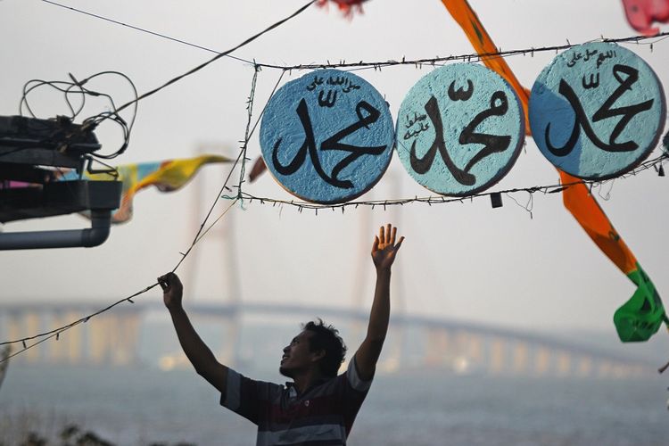 Ilustrasi Maulid Nabi Muhammad 2025. Contoh Pidato Maulid Nabi Muhammad 2025, kata-kata Maulid Nabi Muhammad 2025.