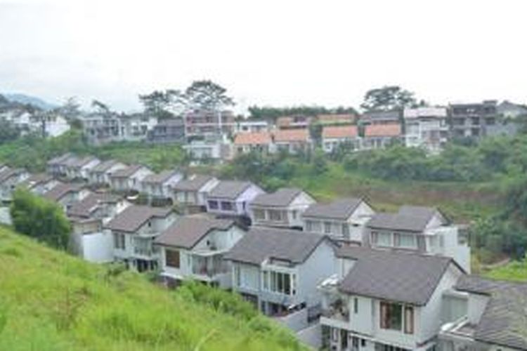 Kawasan Bandung Utara yang dipadati bangunan perumahan dan komersial.