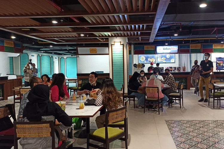 Food Court Gajah Mada Plaza berkonsep Pecinan