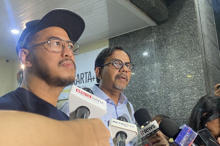 Pandji Pragiwaksono selesai memberikan klarifikasi tentang materi Mens Rea yang dilaporkan ke polisi di Mapolda Metro Jaya, Jumat (6/2/2026),