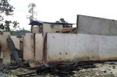 Bentrok Antarwarga, 2 Rumah, 8 Motor dan 1 Mobil Dibakar Massa