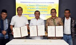 Kembangkan UMKM Halal Hub di Riau, Syamsuar Teken MoU dengan Perusahaan Marketplace