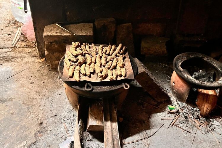 Dapur pengolahan jamu di Kalimundu, Gadingharjo, Sanden, Bantul.