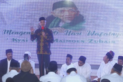 Ganjar Kisahkan Betapa Sayangnya Mbah Moen pada Dirinya